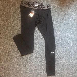 Nike Pro 3/4 compression tights NWT